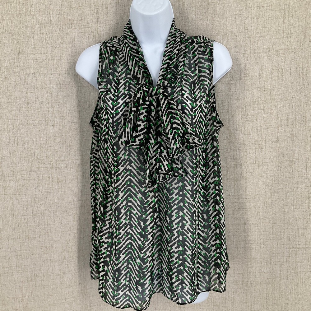 Talbots Top Women 14W Green Chiffon Abstract Chevron Tie Neck Sleeveless Classic